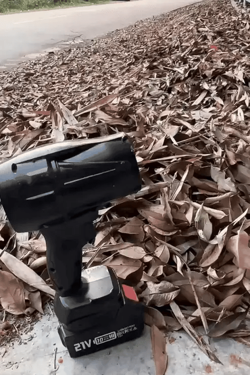 "Wireless Rechargeable Fan – Maximum Airflow On-the-Go"